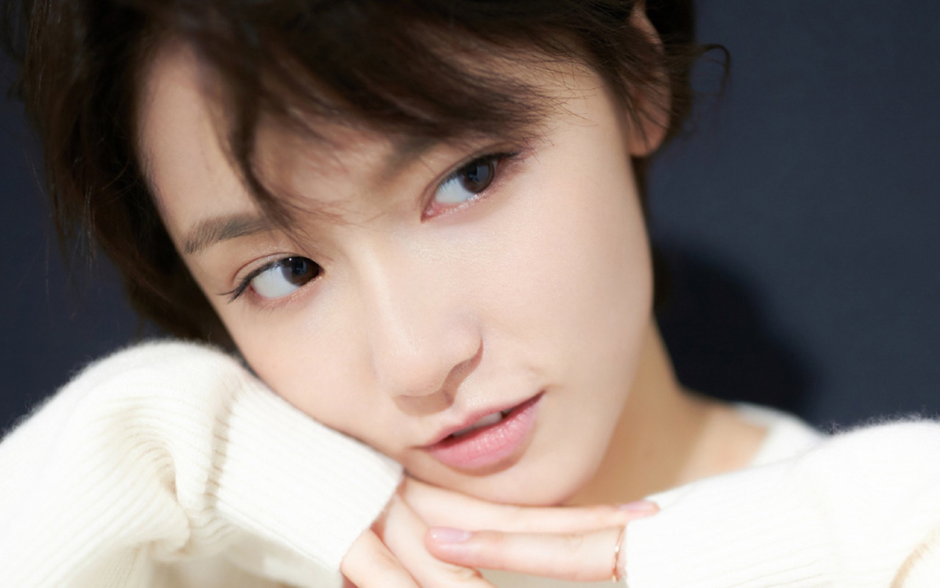 开云官方-“英超超级对决：豪门激战，争夺榜首宝座”，英超经典对决