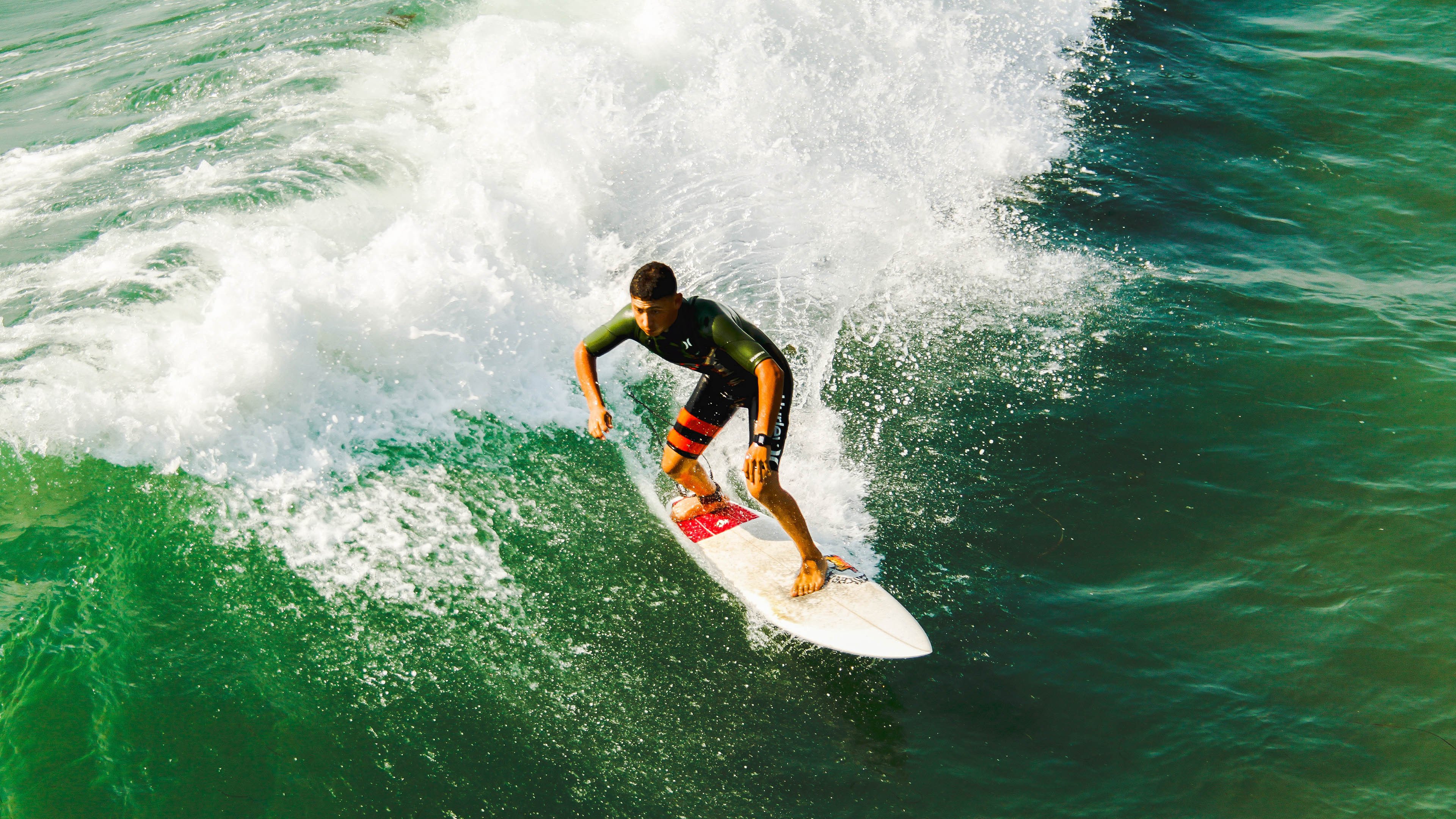 kering.com-达米恩·麦肯齐：凭借高效的跑动和敏捷的脚步，成为全黑队进攻的关键